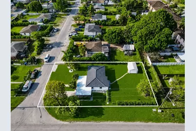 1044 NE 4th Ave, Homestead, FL 33030 - Photo 5