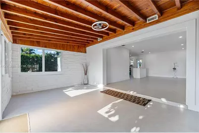 1044 NE 4th Ave, Homestead, FL 33030 - Photo 7
