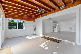 1044 NE 4th Ave, Homestead, FL 33030 - Photo 7