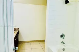220 SW 116th Ave, Pembroke Pines, FL 33025 - Photo 17