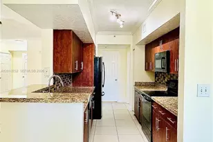 220 SW 116th Ave, Pembroke Pines, FL 33025 - Photo 3