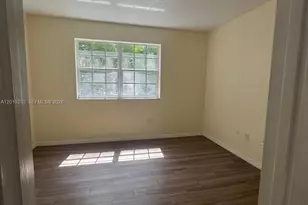 220 SW 116th Ave, Pembroke Pines, FL 33025 - Photo 13