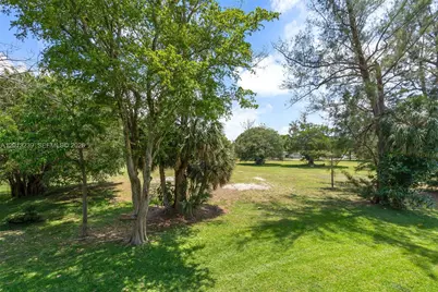 7400 Miami Lakes Dr #D205, Miami Lakes, FL 33014 - Photo 27