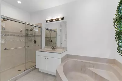 1559 Passion Vine Cir #7-2, Weston, FL 33326 - Photo 49