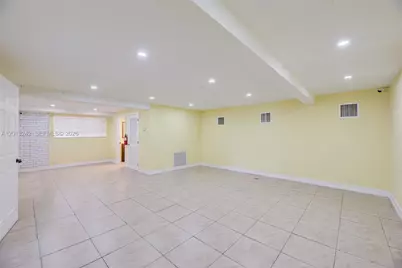 359 10th St, Lake Park, FL 33403 - Photo 25