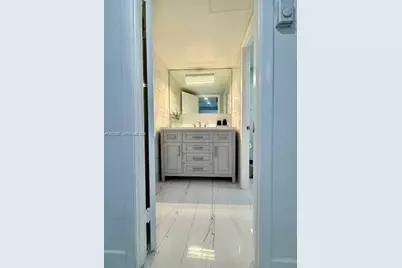 2301 Collins Ave #628, Miami Beach, FL 33139 - Photo 9