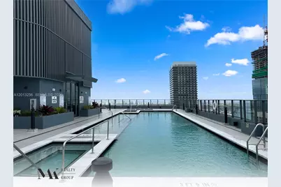 121 NE 5th Street #3200, Miami, FL 33132 - Photo 13