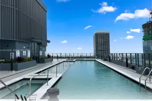 121 NE 5th St, Miami, FL 33132 - Photo 13