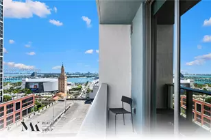121 NE 5th St, Miami, FL 33132 - Photo 1