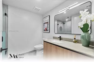 121 NE 5th St, Miami, FL 33132 - Photo 11