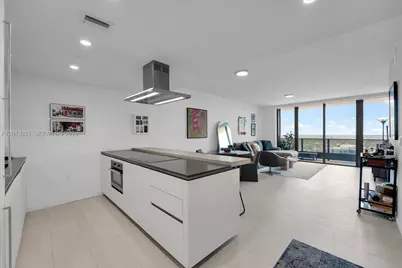 1000 Brickell Plaza #3610, Miami, FL 33131 - Photo 7