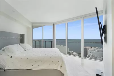 1300 Brickell Bay Dr #3402, Miami, FL 33131 - Photo 5