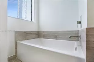 1300 Brickell Bay Dr, Miami, FL 33131 - Photo 17