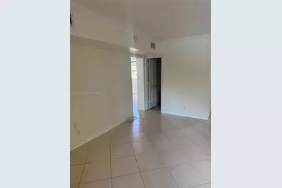 924 SE 2nd St #14, Fort Lauderdale, FL 33301 - Photo 3