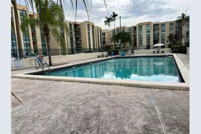 2075 SW 122nd Ave #415, Miami, FL 33175 - Photo 3