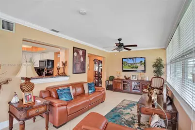 4722 NW 44th Ct, Tamarac, FL 33319 - Photo 11