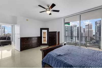 90 SW 3rd St #2504, Miami, FL 33130 - Photo 15