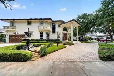 8560 NW 164th St, Miami Lakes, FL 33016 - Photo 5