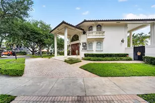 8560 NW 164th St, Miami Lakes, FL 33016 - Photo 7