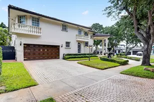 8560 NW 164th St, Miami Lakes, FL 33016 - Photo 3