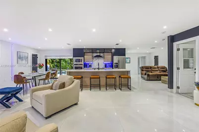 15331 Turnbull Dr, Miami Lakes, FL 33014 - Photo 11