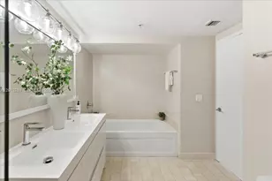 1111 SW 1st Ave, Miami, FL 33130 - Photo 35