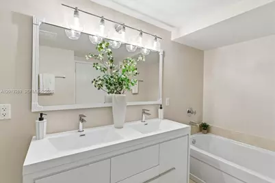 1111 SW 1st Ave #721-N, Miami, FL 33130 - Photo 37