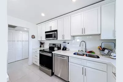 2751 Taft St #304, Hollywood, FL 33020 - Photo 9
