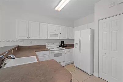 9354 SW 220th St, Cutler Bay, FL 33190 - Photo 5