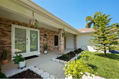 13750 Green Cove Pl, Davie, FL 33325 - Photo 3