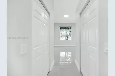 2553 Bay Pointe Drive, Weston, FL 33327 - Photo 23