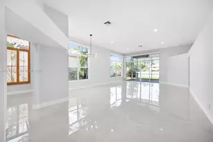2553 Bay Pointe Dr, Weston, FL 33327 - Photo 19