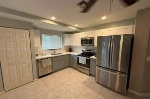 24 Lexington Ln W, Palm Beach Gardens, FL 33418 - Photo 5