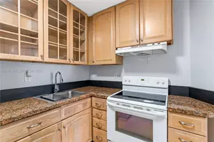 18638 NE 18th Ave, Miami, FL 33179 - Photo 3