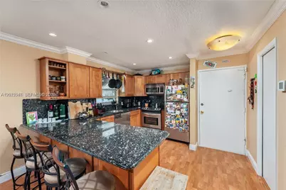 1000 Michigan Ave #704, Miami Beach, FL 33139 - Photo 5
