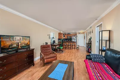 1000 Michigan Ave #704, Miami Beach, FL 33139 - Photo 7
