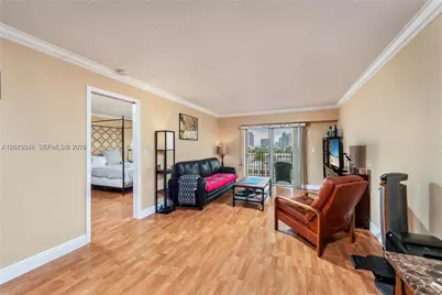 1000 Michigan Ave #704, Miami Beach, FL 33139 - Photo 11