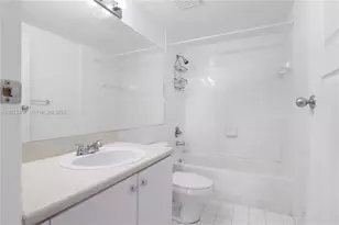 5085 NW 7th St, Miami, FL 33126 - Photo 21