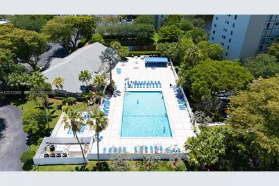 2232 N Cypress Bend Dr #507, Pompano Beach, FL 33069 - Photo 3