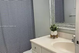 9590 NW 24th Pl, Sunrise, FL 33322 - Photo 9