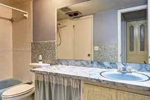 2040 NW 81st Ave, Pembroke Pines, FL 33024 - Photo 13