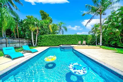 1241 S 13th Ave, Hollywood, FL 33019 - Photo 1
