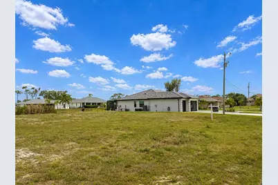1014 SW 18th St, Cape Coral, FL 33991 - Photo 7