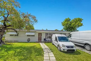 10370 SW 44th St, Miami, FL 33165 - Photo 1