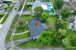 10370 SW 44th St, Miami, FL 33165 - Photo 19