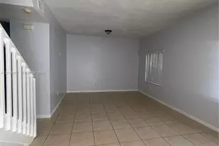 10666 SW 7th St, Pembroke Pines, FL 33025 - Photo 5