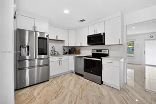 1823 SW 29th St, Fort Lauderdale, FL 33315 - Photo 9