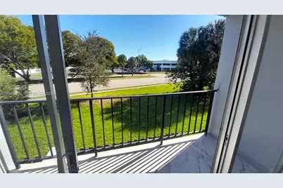 310 Fontainebleau Blvd #203, Miami, FL 33172 - Photo 23