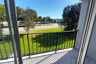 310 Fontainebleau Blvd, Miami, FL 33172 - Photo 23