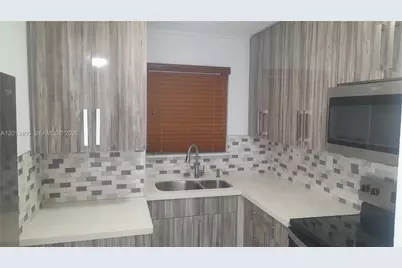 310 Fontainebleau Blvd #203, Miami, FL 33172 - Photo 3